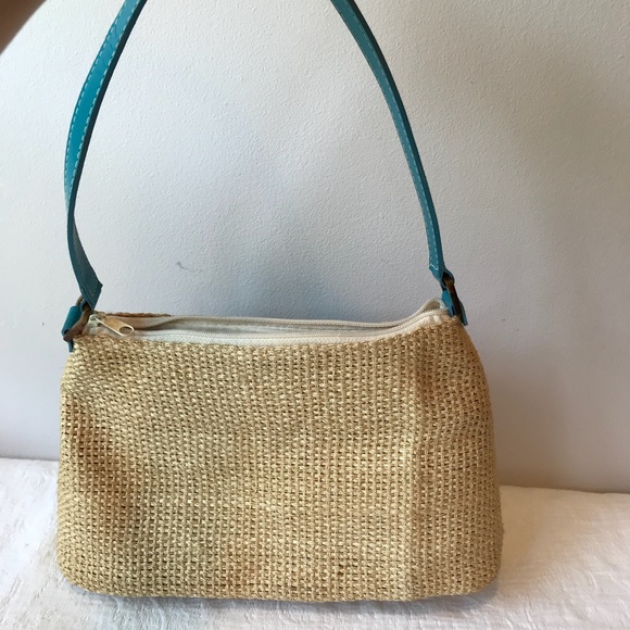 Cute Straw Summer Bag**Great Pockets!! - Picture 5 of 5